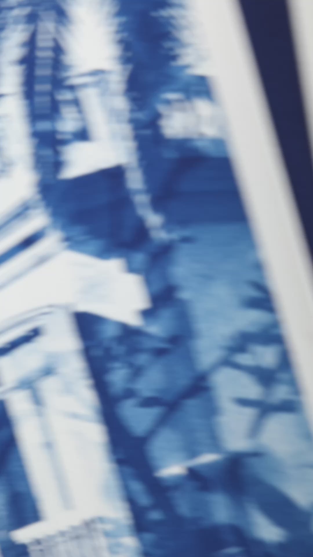 Carica video: Blue Madeleine