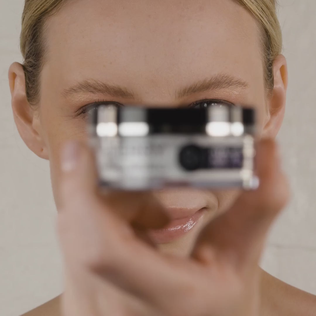 Carica video: MY BEAUTY SIGNATURE SET - 8 essenziali BY TERRY